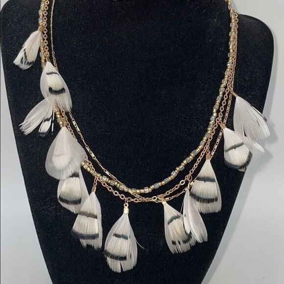 Jewelry Set 2piece Feather Necklace and Earrings - Picture 2 of 7